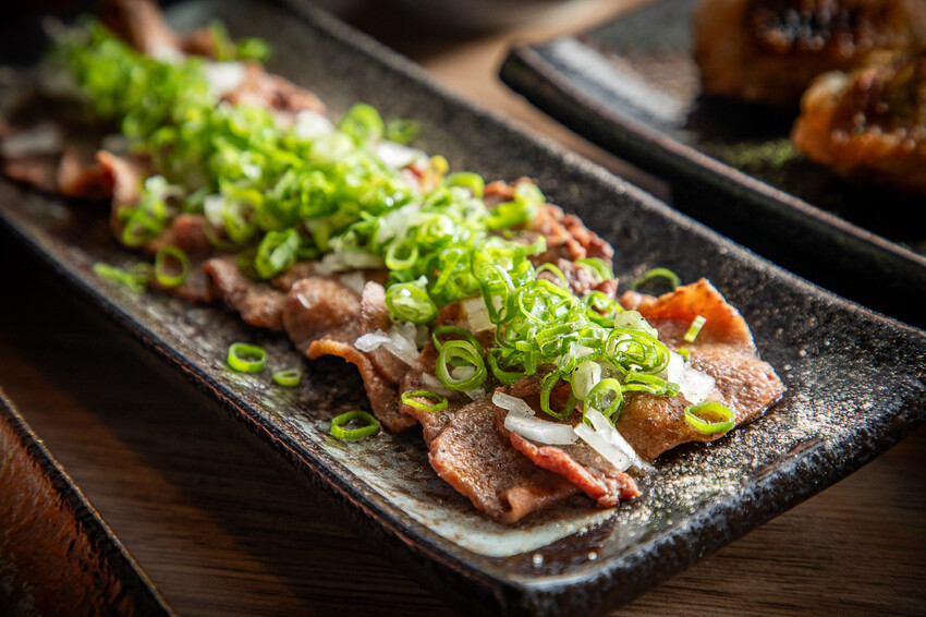 暮樂町居酒屋|零負評!炭火燒烤超好吃,新開幕小清新文青居酒屋