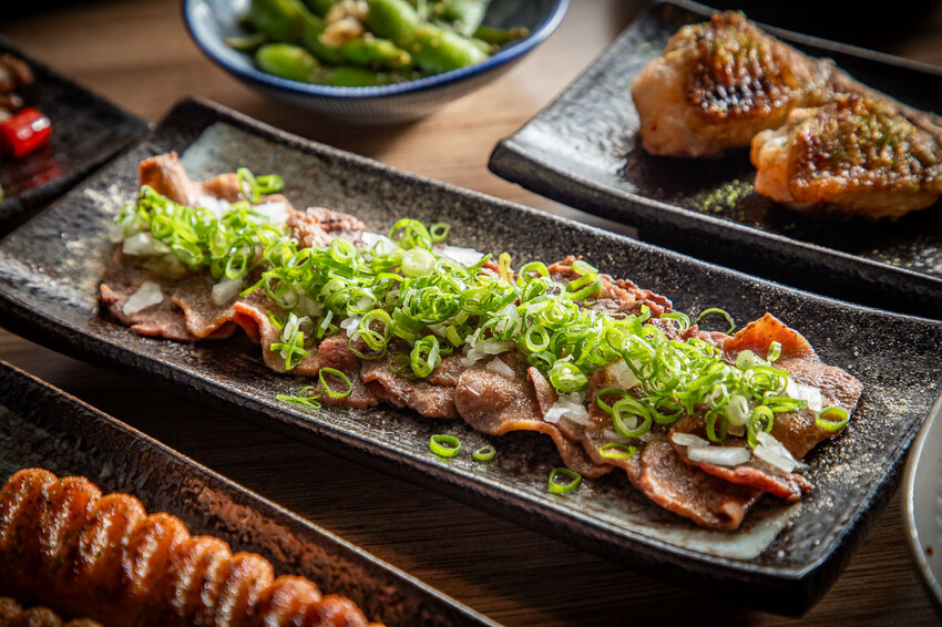 暮樂町居酒屋|零負評!炭火燒烤超好吃,新開幕小清新文青居酒屋