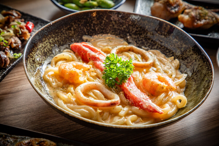 暮樂町居酒屋|零負評!炭火燒烤超好吃,新開幕小清新文青居酒屋