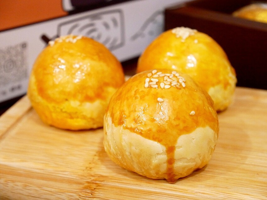 向陽手作-巨無霸金莎竟是大SIZE月餅，隱身在早餐店的人氣蛋