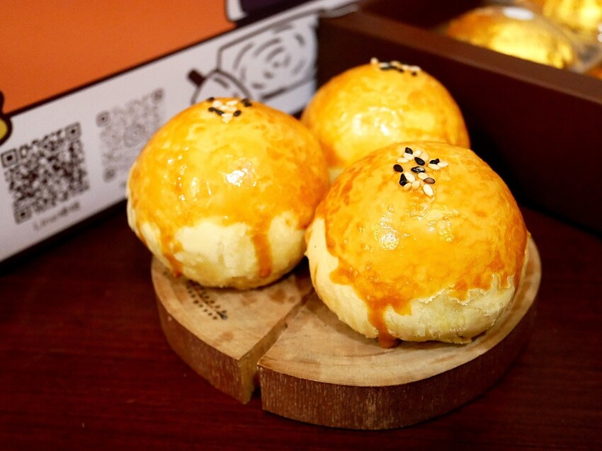 向陽手作-巨無霸金莎竟是大SIZE月餅，隱身在早餐店的人氣蛋