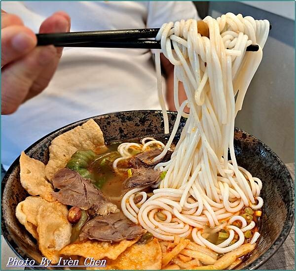 《》  『潘記柳州螺螄粉&雲南米乾』 Ivenの窩食在分享