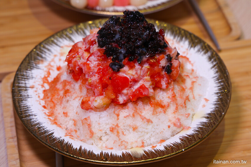 吃冰也可以品嘗新鮮原始的自然果味~天然水果創意冰品+復古番茄蜜餞冰、刨冰、雪花冰、泡麵、鍋燒、吐司通通有!台南文青網美冰店「阿順冰菓室」 @台南好Food遊