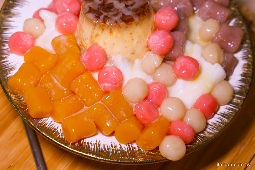 吃冰也可以品嘗新鮮原始的自然果味~天然水果創意冰品+復古番茄蜜餞冰、刨冰、雪花冰、泡麵、鍋燒、吐司通通有!台南文青網美冰店「阿順冰菓室」 @台南好Food遊