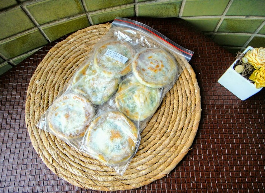 【美食】「裕鼎舖」三重蔥油餅推薦、三重銅板美食推薦，手工水餃、大餛飩、吉古拉湯好美味 (附菜單)