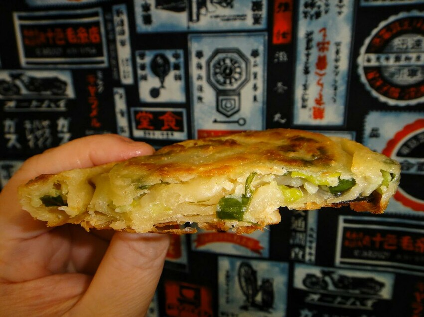 【美食】「裕鼎舖」三重蔥油餅推薦、三重銅板美食推薦，手工水餃、大餛飩、吉古拉湯好美味 (附菜單)