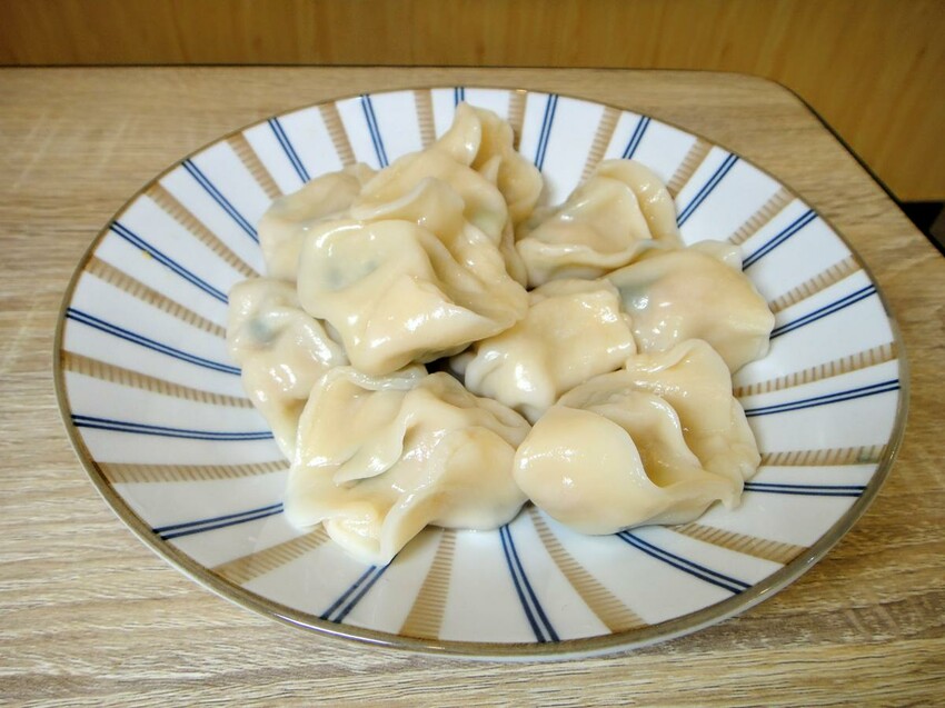 【美食】「裕鼎舖」三重蔥油餅推薦、三重銅板美食推薦，手工水餃、大餛飩、吉古拉湯好美味 (附菜單)