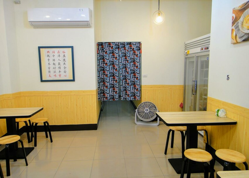 【美食】「裕鼎舖」三重蔥油餅推薦、三重銅板美食推薦，手工水餃、大餛飩、吉古拉湯好美味 (附菜單)