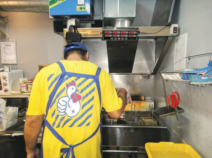 【美食】「吮指王 KING 新店三民店」，新店炸雞推薦、新店雞排推薦、耕莘醫院美食推薦 (附菜單)