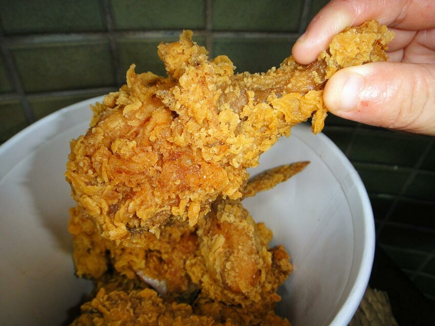 【美食】「吮指王 KING 新店三民店」，新店炸雞推薦、新店雞排推薦、耕莘醫院美食推薦 (附菜單)