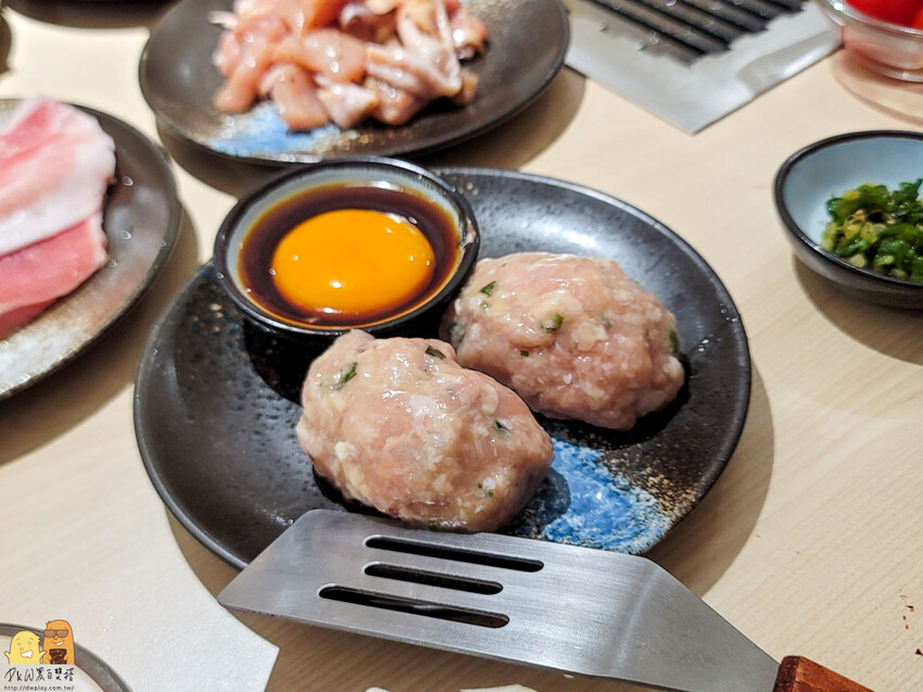 台北東區平價個人燒烤-燒肉政宗YAKINIKU MASAMUNE，路易奇電力公司新品牌，推美國熟成橫膈膜跟月見雞肉棒子