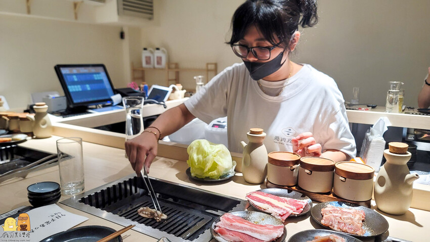 台北東區平價個人燒烤-燒肉政宗YAKINIKU MASAMUNE，路易奇電力公司新品牌，推美國熟成橫膈膜跟月見雞肉棒子