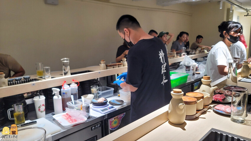 台北東區平價個人燒烤-燒肉政宗YAKINIKU MASAMUNE，路易奇電力公司新品牌，推美國熟成橫膈膜跟月見雞肉棒子