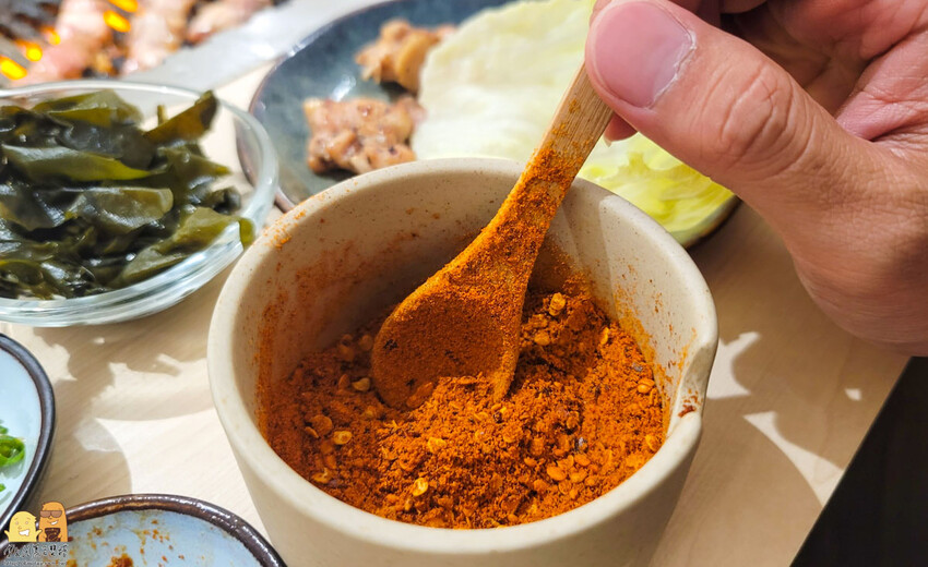 台北東區平價個人燒烤-燒肉政宗YAKINIKU MASAMUNE，路易奇電力公司新品牌，推美國熟成橫膈膜跟月見雞肉棒子