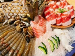 全台第一間24小時無人韓式拉麵店就開在中壢，半夜肚子餓來這裡吃就對了，滿滿的韓韓式泡麵你選