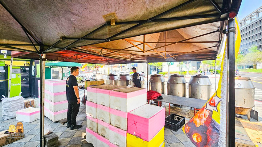 宜蘭縣壯圍鄉大仁哥蔗香脆皮桶仔雞開箱!全省巡迴風靡網路團購烤雞，教你如何訂購烤雞