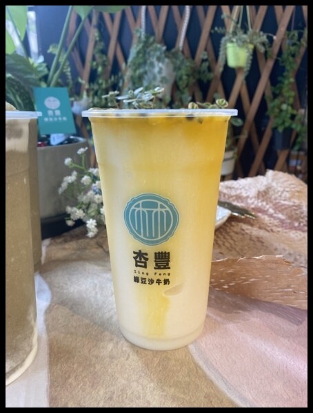 【台中綠豆沙/綠豆沙牛奶推薦】台中老牌綠豆沙【杏豐/双木林 綠豆沙牛奶】在東興路上開了全新門市啦!杯杯