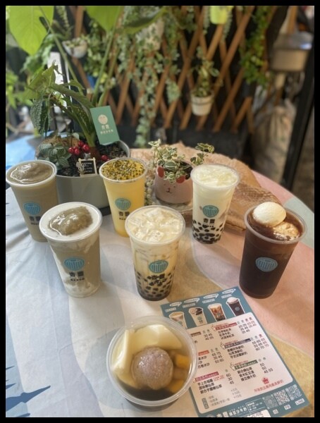【台中綠豆沙/綠豆沙牛奶推薦】台中老牌綠豆沙【杏豐/双木林 綠豆沙牛奶】在東興路上開了全新門市啦!杯杯