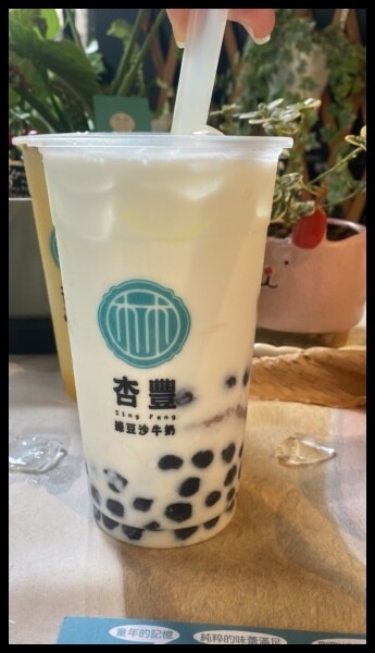 【台中綠豆沙/綠豆沙牛奶推薦】台中老牌綠豆沙【杏豐/双木林 綠豆沙牛奶】在東興路上開了全新門市啦!杯杯
