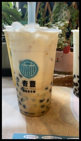 【台中綠豆沙/綠豆沙牛奶推薦】台中老牌綠豆沙【杏豐/双木林 綠豆沙牛奶】在東興路上開了全新門市啦!杯杯