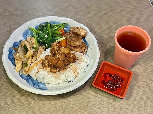 (三重便當)柴霸煮~2023新開幕三重便當新選擇!蒜泥白肉量 (三重便當)柴霸煮~2023新開幕三重便當新選擇!蒜泥白肉量