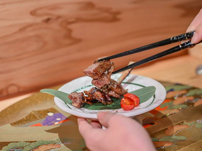 竹北裏月·晴酒新體驗:日式靜謐環境中品味中式料理。