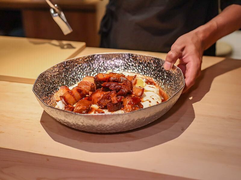 竹北裏月·晴酒新體驗:日式靜謐環境中品味中式料理。