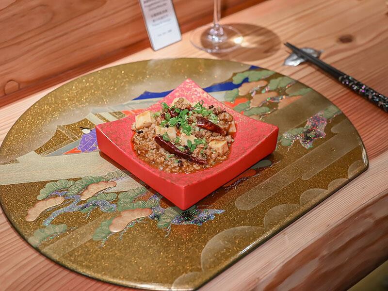 竹北裏月·晴酒新體驗:日式靜謐環境中品味中式料理。