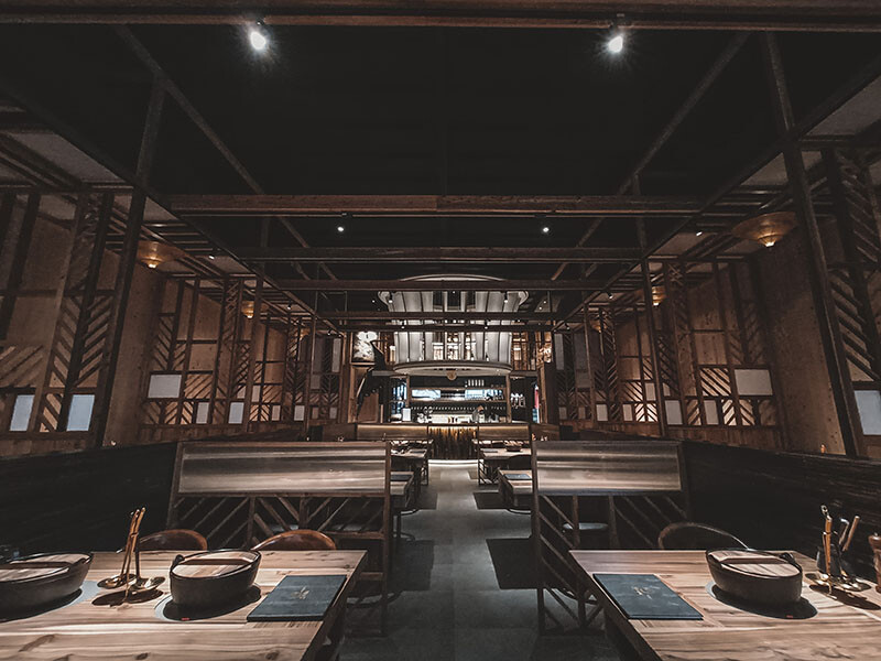 竹北裏月·晴酒新體驗:日式靜謐環境中品味中式料理。