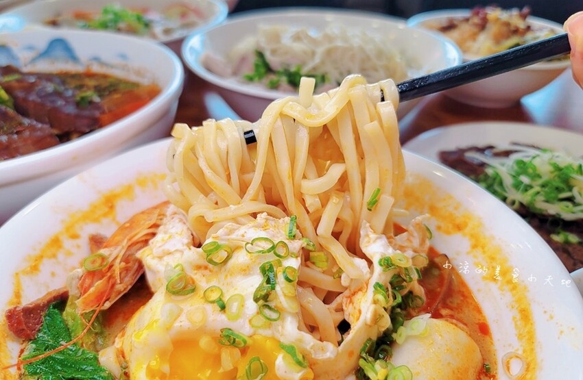 台中五權路上文青溫馨麵店|呷麵、呷飯、切滷味,用料實在CP值高的好吃麵店!