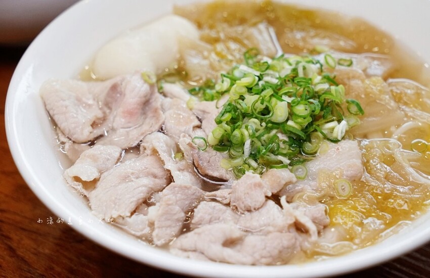 台中五權路上文青溫馨麵店|呷麵、呷飯、切滷味,用料實在CP值高的好吃麵店!