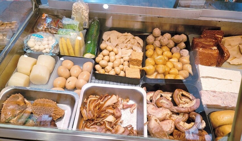 台中五權路上文青溫馨麵店|呷麵、呷飯、切滷味,用料實在CP值高的好吃麵店!