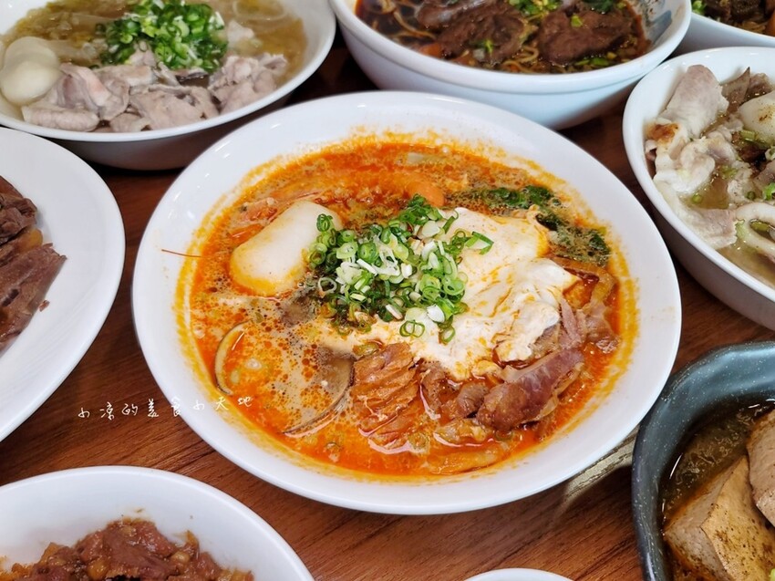 台中五權路上文青溫馨麵店|呷麵、呷飯、切滷味,用料實在CP值高的好吃麵店!