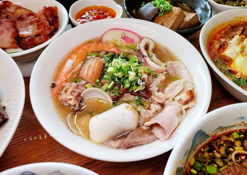 台中五權路上文青溫馨麵店|呷麵、呷飯、切滷味,用料實在CP值高的好吃麵店!