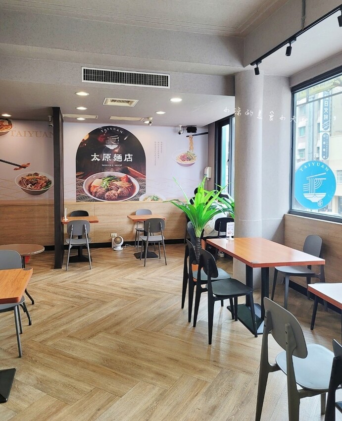 台中五權路上文青溫馨麵店|呷麵、呷飯、切滷味,用料實在CP值高的好吃麵店!