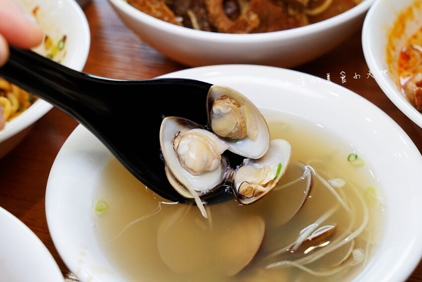 台中五權路上文青溫馨麵店|呷麵、呷飯、切滷味,用料實在CP值高的好吃麵店!