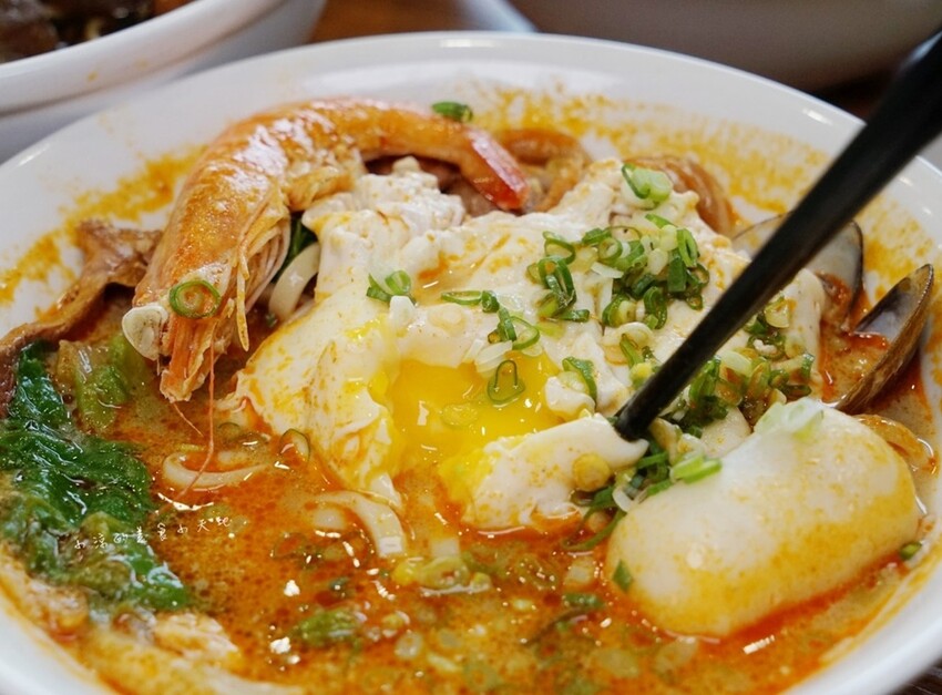 台中五權路上文青溫馨麵店|呷麵、呷飯、切滷味,用料實在CP值高的好吃麵店!