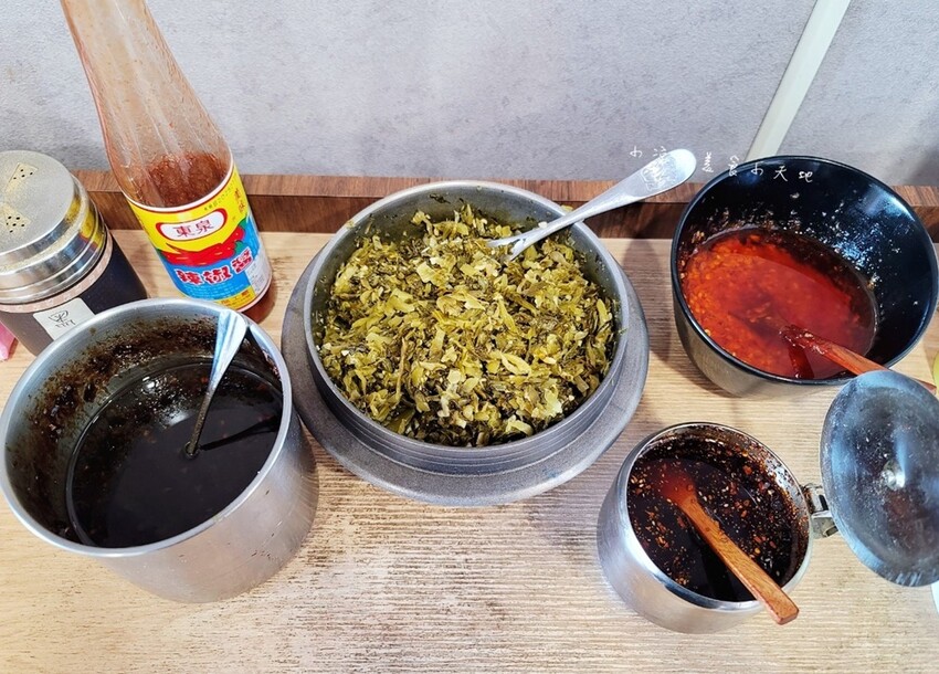 台中五權路上文青溫馨麵店|呷麵、呷飯、切滷味,用料實在CP值高的好吃麵店!