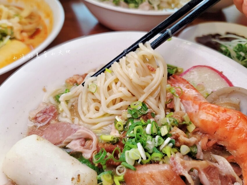 台中五權路上文青溫馨麵店|呷麵、呷飯、切滷味,用料實在CP值高的好吃麵店!