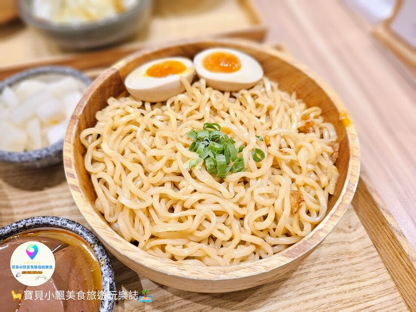 桃園市中壢區[食]桃園 大師兄銷魂麵舖 Q彈手工麵條拌上特調醬汁清爽開胃，炎炎夏日也能讓食慾大開~