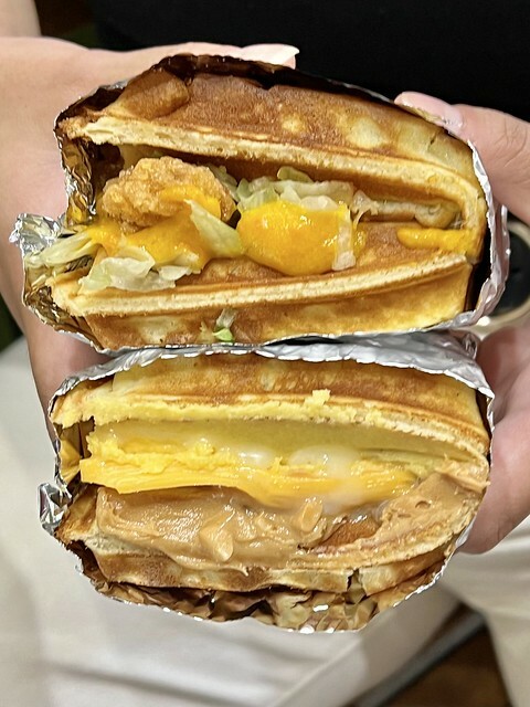 （中壢鬆餅）微笑的魚中壢元化加盟店～桃園最好吃鬆餅！2023