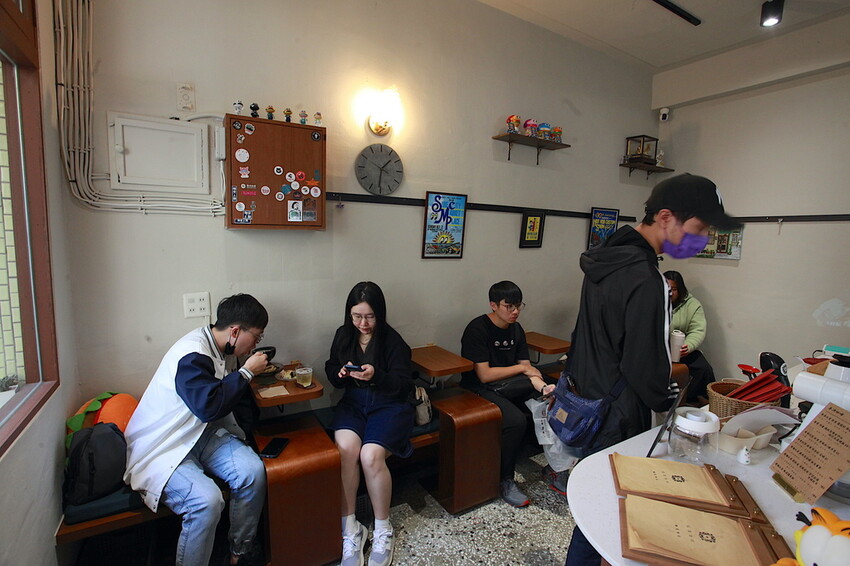 台南市北區吃。台南|北區。「稲満珈琲 Inamitsu Cafe」寵物友善餐廳,征戰世界各地咖啡拉花冠軍,隱身在巷弄老宅美味