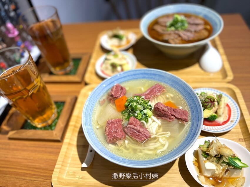 宜蘭》隱藏巷弄裡的文青老宅牛肉麵《宜吃牛》大吉大利諸事順利，
