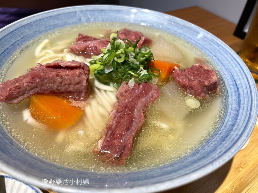 宜蘭》隱藏巷弄裡的文青老宅牛肉麵《宜吃牛》大吉大利諸事順利，