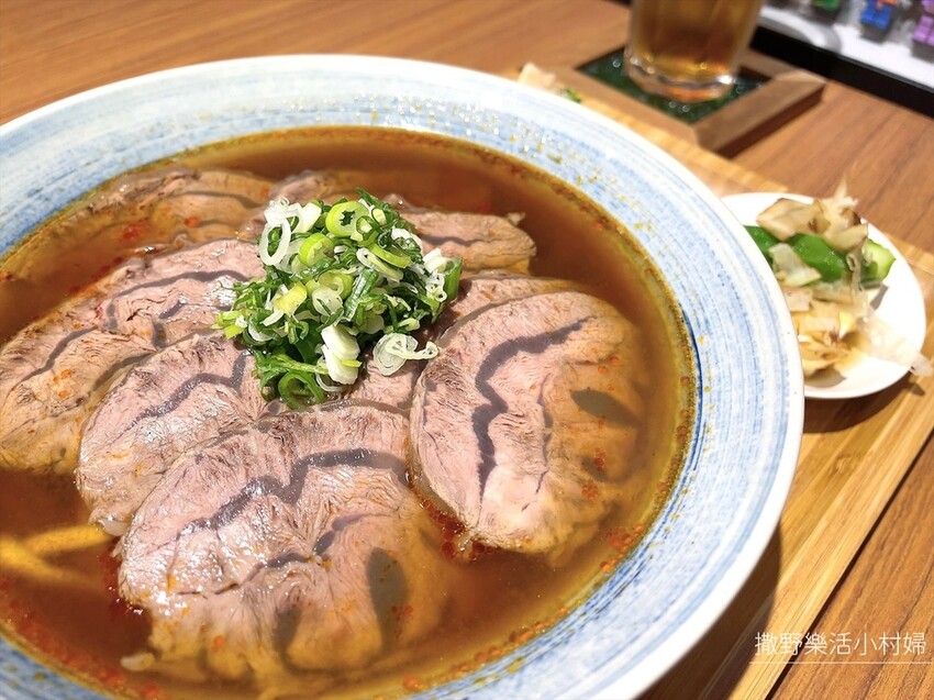 宜蘭》隱藏巷弄裡的文青老宅牛肉麵《宜吃牛》大吉大利諸事順利，