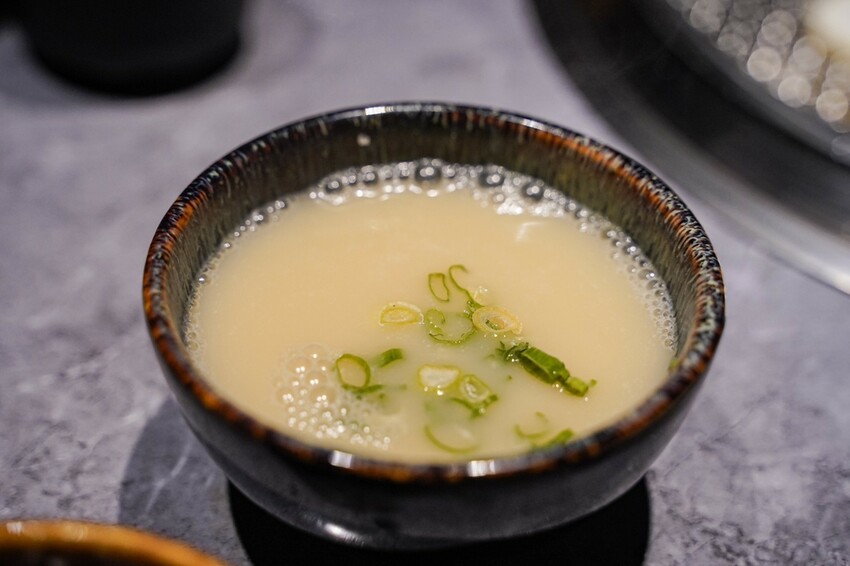 高雄美食｜新開幕黑色系質感燒肉/活體海鮮應有盡有私廚料理超好