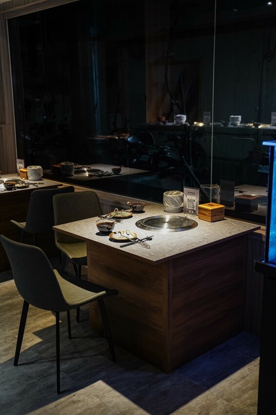 高雄美食｜新開幕黑色系質感燒肉/活體海鮮應有盡有私廚料理超好