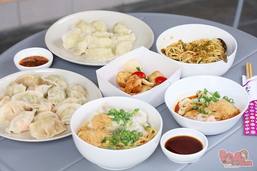 【台南美食】左下餃！隱藏在住宅區內的水餃專賣店，獨特的椒麻酸豆水餃有特色，紅油炒手更是激推~ - 熱血玩台南。跳躍新世界