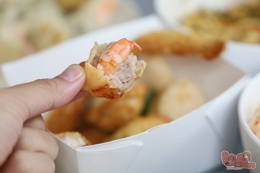 【台南美食】左下餃！隱藏在住宅區內的水餃專賣店，獨特的椒麻酸豆水餃有特色，紅油炒手更是激推~ - 熱血玩台南。跳躍新世界