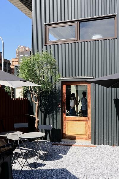 [ 新北美食 ] 德正咖啡-汐止新開幕工業風咖啡廳 冰心巴斯